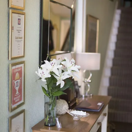 فندق Rosslyn House ويتبي