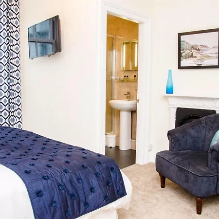 فندق Rosslyn House ويتبي