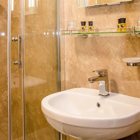 Rosslyn House Whitby